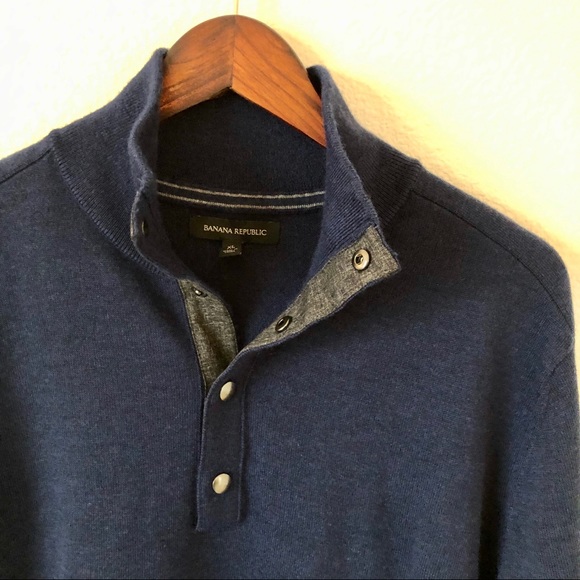 Banana Republic Other - Banana Republic Merino Wool blend quarter button sweater XL